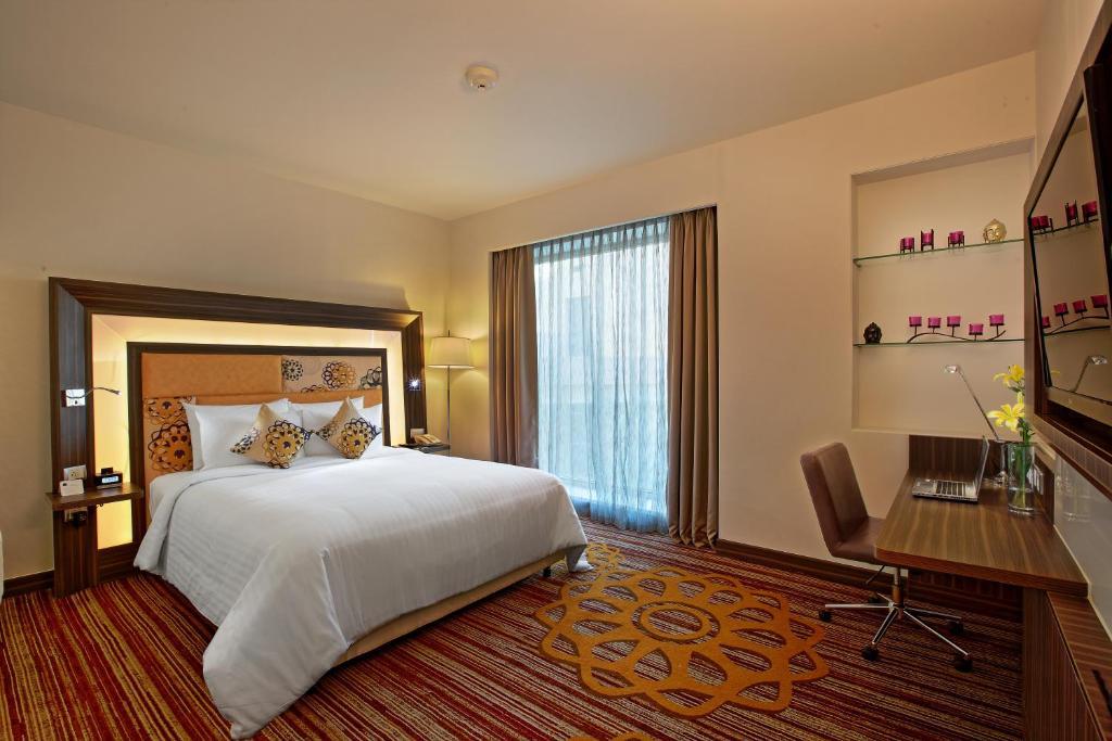 Novotel Pune Viman Nagar Road Exterior photo Deluxe Room