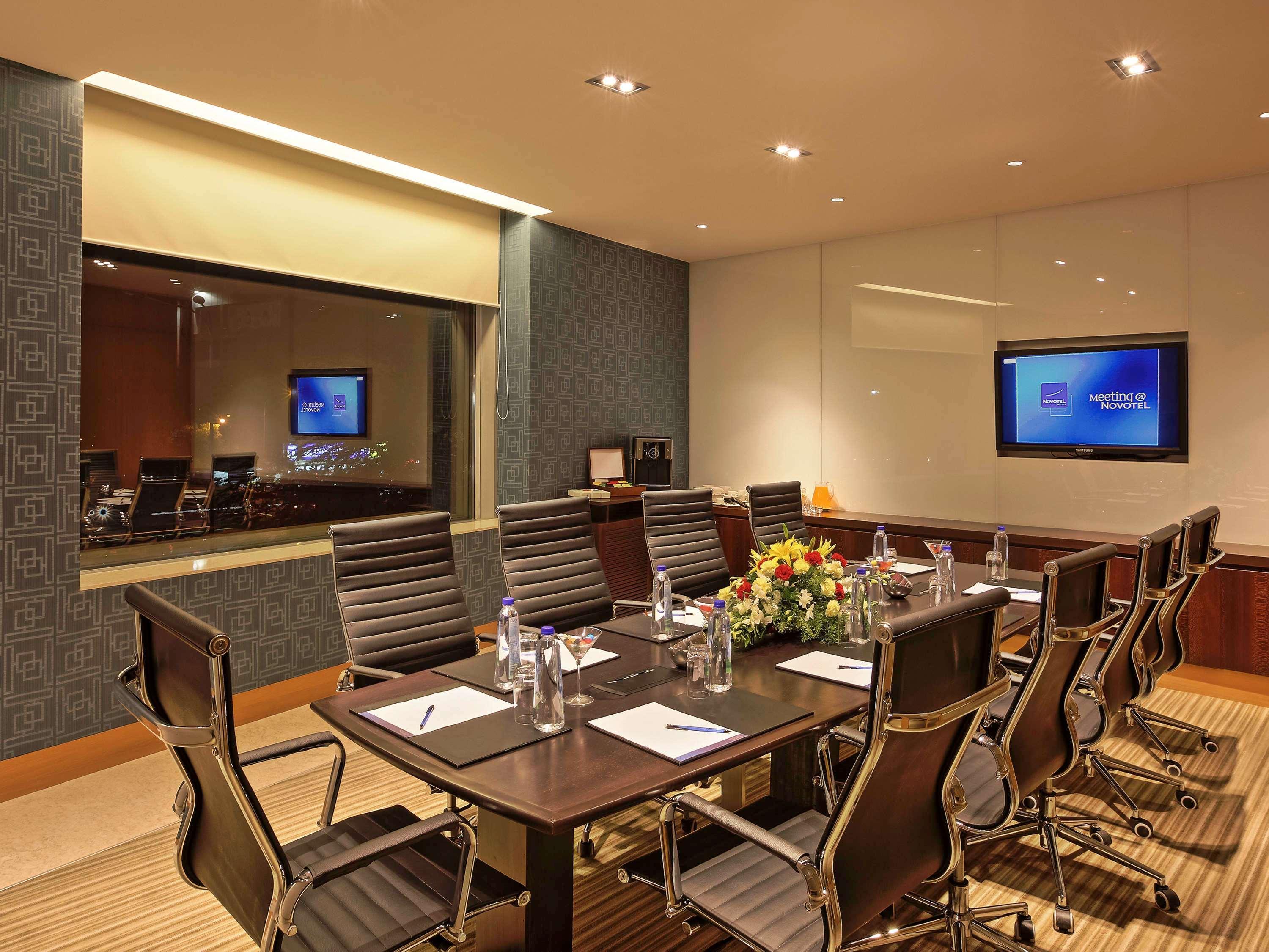 Novotel Pune Viman Nagar Road Exterior photo Meeting room at the hotel