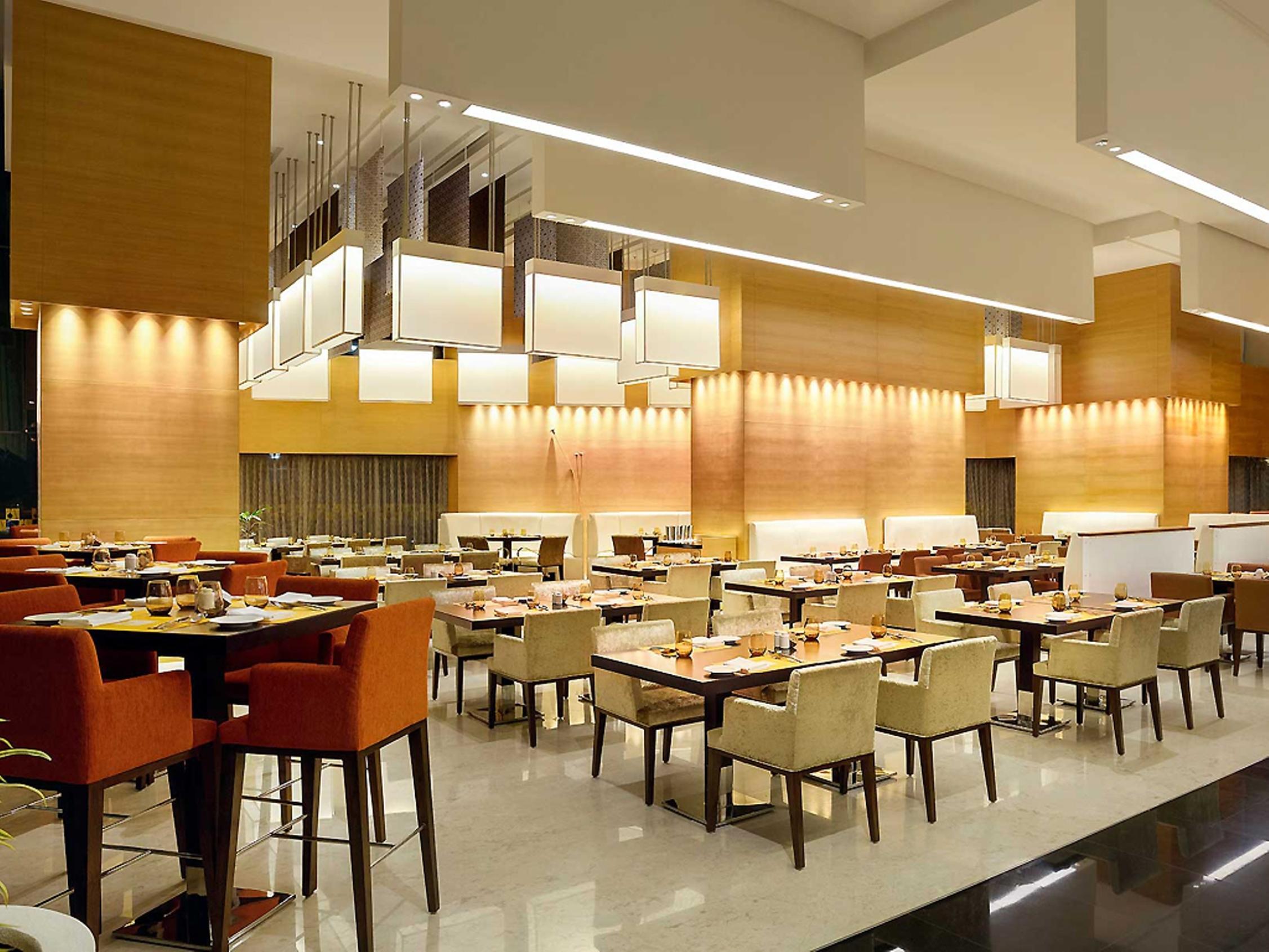 Novotel Pune Viman Nagar Road Exterior photo The restaurant