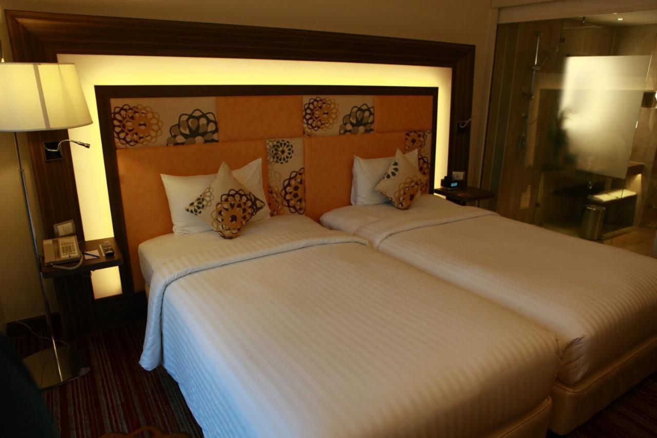 Novotel Pune Viman Nagar Road Exterior photo