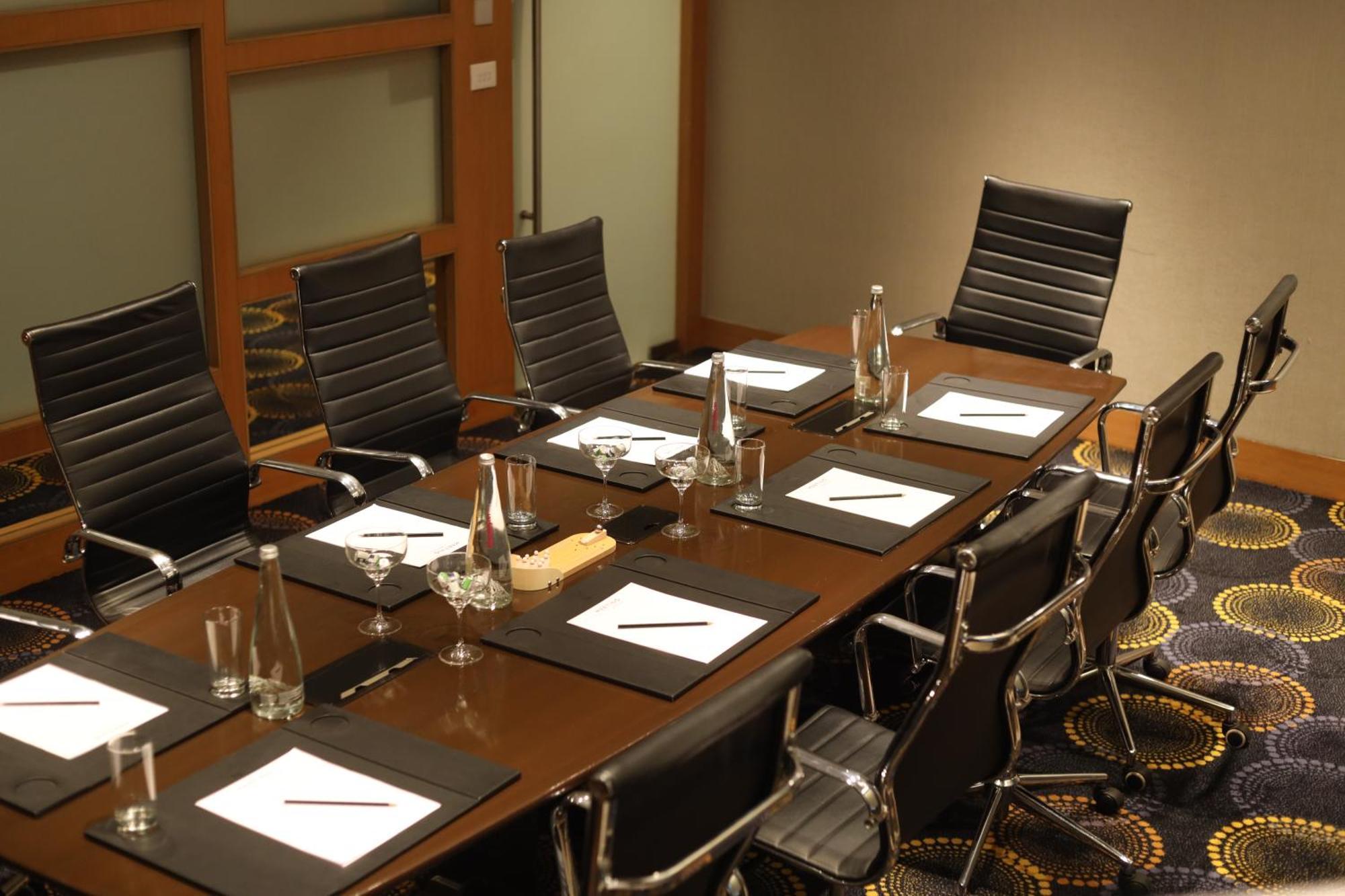 Novotel Pune Viman Nagar Road Exterior photo A boardroom