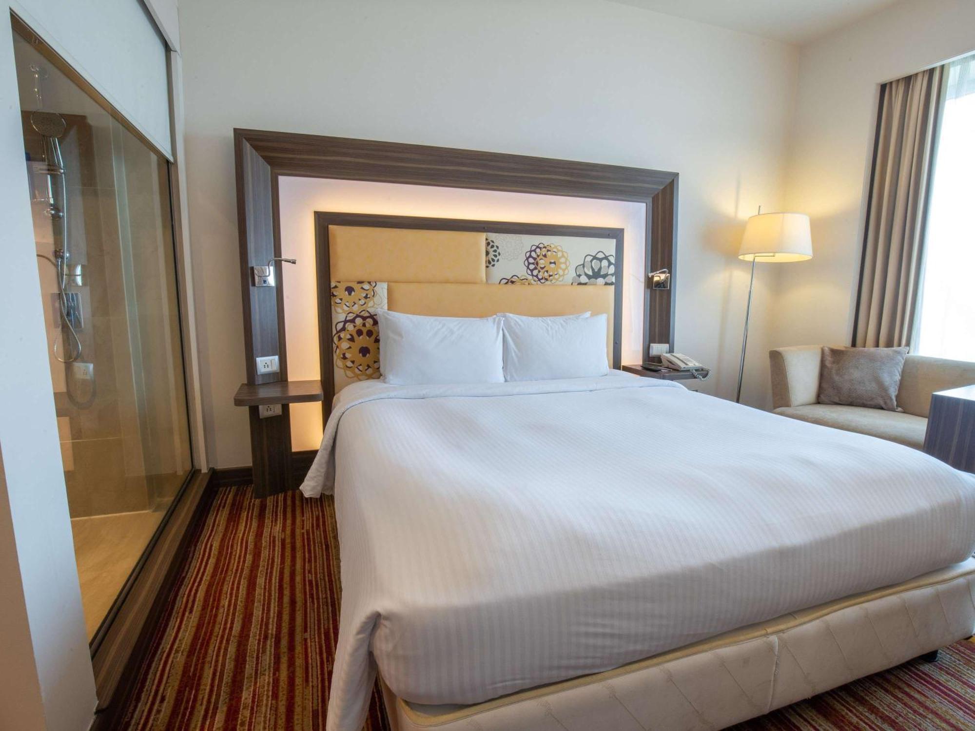 Novotel Pune Viman Nagar Road Exterior photo Deluxe room